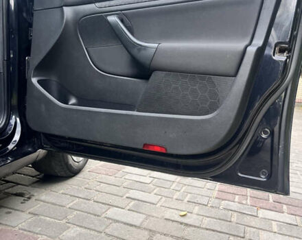 Черный Фольксваген Гольф, объемом двигателя 1.6 л и пробегом 335 тыс. км за 7350 $, фото 17 на Automoto.ua