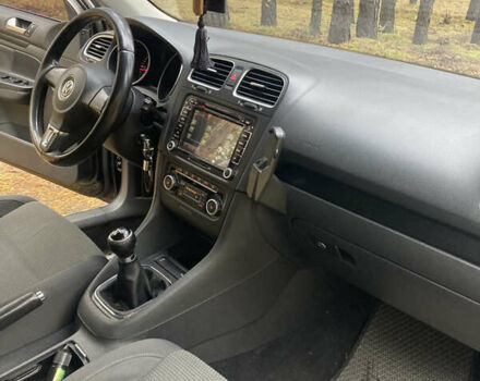 Черный Фольксваген Гольф, объемом двигателя 1.6 л и пробегом 269 тыс. км за 6600 $, фото 13 на Automoto.ua