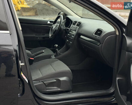 Черный Фольксваген Гольф, объемом двигателя 1.4 л и пробегом 195 тыс. км за 7800 $, фото 28 на Automoto.ua