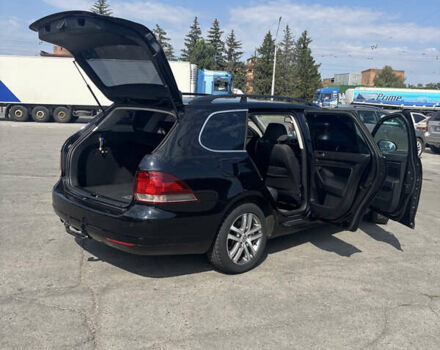 Черный Фольксваген Гольф, объемом двигателя 1.6 л и пробегом 300 тыс. км за 8200 $, фото 3 на Automoto.ua