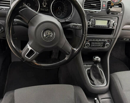 Черный Фольксваген Гольф, объемом двигателя 1.6 л и пробегом 238 тыс. км за 7850 $, фото 6 на Automoto.ua