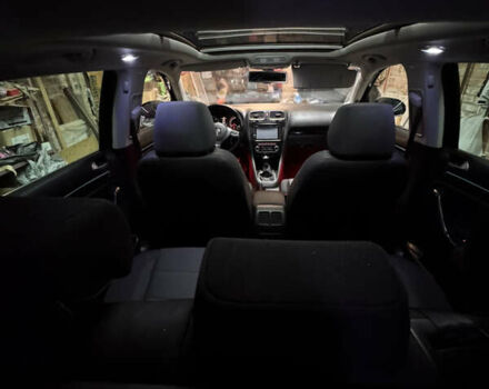 Черный Фольксваген Гольф, объемом двигателя 1.6 л и пробегом 235 тыс. км за 8800 $, фото 3 на Automoto.ua