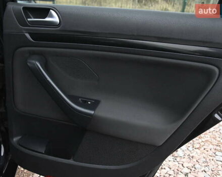 Черный Фольксваген Гольф, объемом двигателя 1.97 л и пробегом 275 тыс. км за 8850 $, фото 34 на Automoto.ua