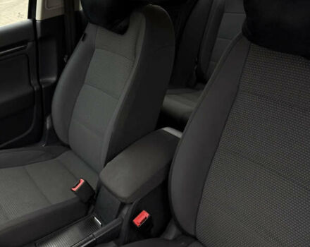 Черный Фольксваген Гольф, объемом двигателя 1.6 л и пробегом 238 тыс. км за 7850 $, фото 13 на Automoto.ua