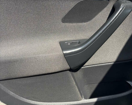 Черный Фольксваген Гольф, объемом двигателя 1.6 л и пробегом 300 тыс. км за 8200 $, фото 10 на Automoto.ua