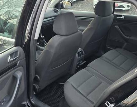 Черный Фольксваген Гольф, объемом двигателя 1.6 л и пробегом 183 тыс. км за 6100 $, фото 11 на Automoto.ua