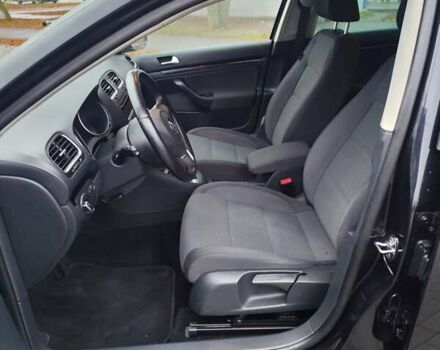 Черный Фольксваген Гольф, объемом двигателя 1.4 л и пробегом 205 тыс. км за 7800 $, фото 15 на Automoto.ua