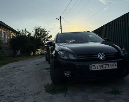 Черный Фольксваген Гольф, объемом двигателя 1.6 л и пробегом 300 тыс. км за 8200 $, фото 1 на Automoto.ua