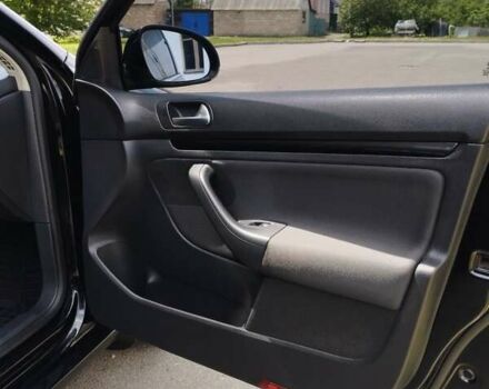 Черный Фольксваген Гольф, объемом двигателя 1.6 л и пробегом 254 тыс. км за 8000 $, фото 24 на Automoto.ua