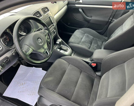 Черный Фольксваген Гольф, объемом двигателя 1.4 л и пробегом 243 тыс. км за 7950 $, фото 6 на Automoto.ua