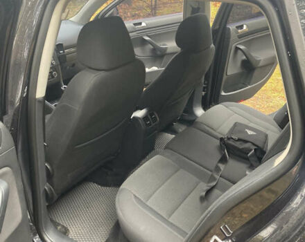 Черный Фольксваген Гольф, объемом двигателя 1.6 л и пробегом 269 тыс. км за 6600 $, фото 7 на Automoto.ua