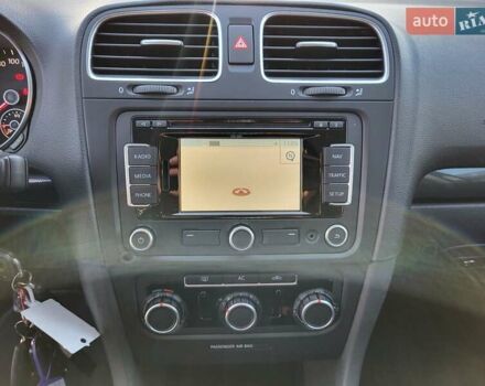 Черный Фольксваген Гольф, объемом двигателя 1.4 л и пробегом 199 тыс. км за 8000 $, фото 28 на Automoto.ua