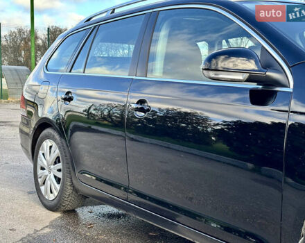 Черный Фольксваген Гольф, объемом двигателя 1.4 л и пробегом 200 тыс. км за 8600 $, фото 19 на Automoto.ua