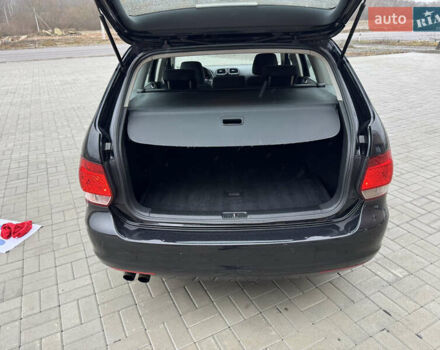 Черный Фольксваген Гольф, объемом двигателя 1.4 л и пробегом 195 тыс. км за 7800 $, фото 24 на Automoto.ua