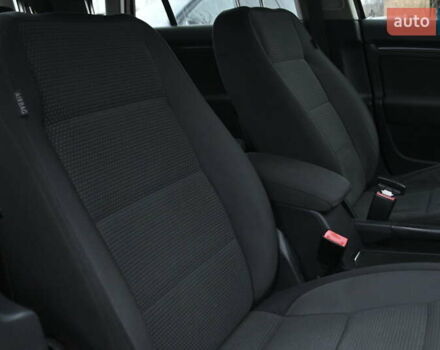 Черный Фольксваген Гольф, объемом двигателя 1.97 л и пробегом 275 тыс. км за 8850 $, фото 42 на Automoto.ua