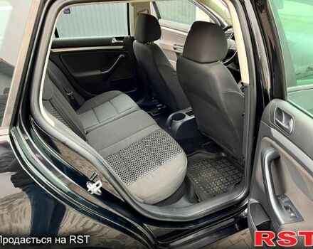 Черный Фольксваген Гольф, объемом двигателя 1.2 л и пробегом 217 тыс. км за 5500 $, фото 11 на Automoto.ua