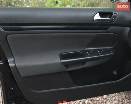 Черный Фольксваген Гольф, объемом двигателя 1.97 л и пробегом 275 тыс. км за 8850 $, фото 16 на Automoto.ua