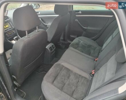 Черный Фольксваген Гольф, объемом двигателя 1.6 л и пробегом 280 тыс. км за 9000 $, фото 6 на Automoto.ua