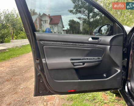 Черный Фольксваген Гольф, объемом двигателя 1.6 л и пробегом 332 тыс. км за 7850 $, фото 7 на Automoto.ua