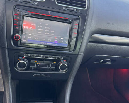 Черный Фольксваген Гольф, объемом двигателя 1.6 л и пробегом 235 тыс. км за 8800 $, фото 5 на Automoto.ua