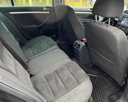 Черный Фольксваген Гольф, объемом двигателя 1.6 л и пробегом 243 тыс. км за 7300 $, фото 4 на Automoto.ua