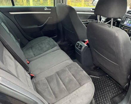 Черный Фольксваген Гольф, объемом двигателя 1.6 л и пробегом 243 тыс. км за 7300 $, фото 4 на Automoto.ua