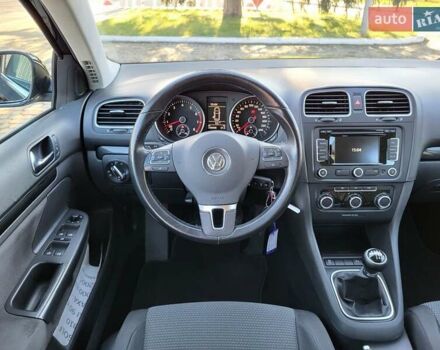 Черный Фольксваген Гольф, объемом двигателя 1.4 л и пробегом 199 тыс. км за 8000 $, фото 22 на Automoto.ua