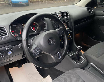 Черный Фольксваген Гольф, объемом двигателя 1.6 л и пробегом 230 тыс. км за 8450 $, фото 11 на Automoto.ua