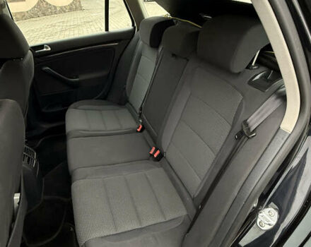 Черный Фольксваген Гольф, объемом двигателя 1.6 л и пробегом 238 тыс. км за 7850 $, фото 7 на Automoto.ua