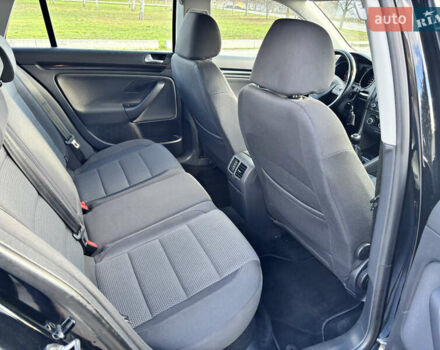 Черный Фольксваген Гольф, объемом двигателя 1.4 л и пробегом 200 тыс. км за 8600 $, фото 30 на Automoto.ua