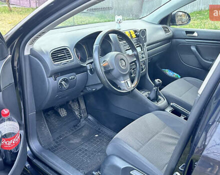 Черный Фольксваген Гольф, объемом двигателя 1.6 л и пробегом 247 тыс. км за 7800 $, фото 15 на Automoto.ua