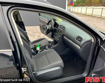 Черный Фольксваген Гольф, объемом двигателя 1.2 л и пробегом 217 тыс. км за 5500 $, фото 12 на Automoto.ua