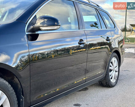 Черный Фольксваген Гольф, объемом двигателя 1.4 л и пробегом 200 тыс. км за 8600 $, фото 16 на Automoto.ua