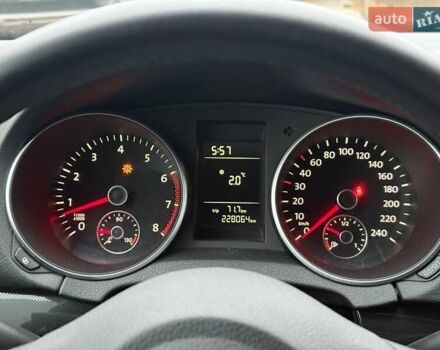 Черный Фольксваген Гольф, объемом двигателя 1.39 л и пробегом 228 тыс. км за 8200 $, фото 14 на Automoto.ua