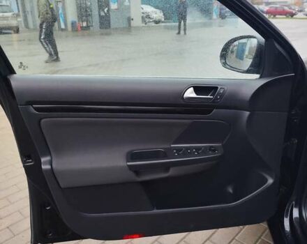 Черный Фольксваген Гольф, объемом двигателя 1.4 л и пробегом 205 тыс. км за 7800 $, фото 17 на Automoto.ua