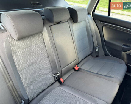 Черный Фольксваген Гольф, объемом двигателя 1.4 л и пробегом 200 тыс. км за 8600 $, фото 29 на Automoto.ua