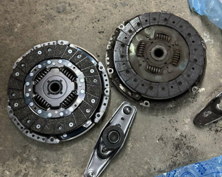 Черный Фольксваген Гольф, объемом двигателя 1.4 л и пробегом 195 тыс. км за 7800 $, фото 37 на Automoto.ua