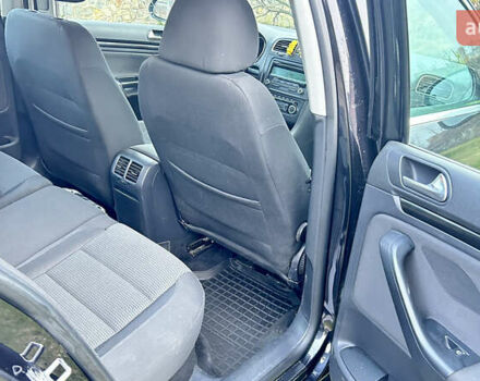 Черный Фольксваген Гольф, объемом двигателя 1.6 л и пробегом 247 тыс. км за 7800 $, фото 13 на Automoto.ua