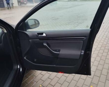 Черный Фольксваген Гольф, объемом двигателя 1.4 л и пробегом 205 тыс. км за 7800 $, фото 27 на Automoto.ua