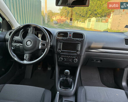 Черный Фольксваген Гольф, объемом двигателя 1.6 л и пробегом 300 тыс. км за 8200 $, фото 19 на Automoto.ua