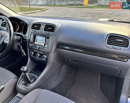 Черный Фольксваген Гольф, объемом двигателя 1.4 л и пробегом 200 тыс. км за 8600 $, фото 27 на Automoto.ua