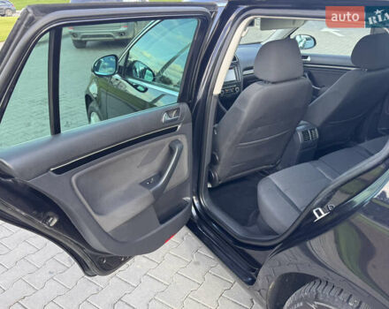 Черный Фольксваген Гольф, объемом двигателя 1.6 л и пробегом 235 тыс. км за 8800 $, фото 41 на Automoto.ua