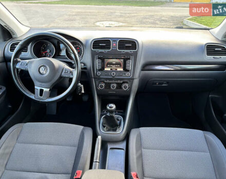 Черный Фольксваген Гольф, объемом двигателя 1.4 л и пробегом 200 тыс. км за 8600 $, фото 31 на Automoto.ua