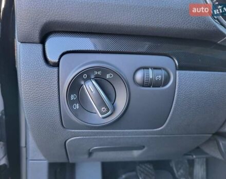 Черный Фольксваген Гольф, объемом двигателя 1.4 л и пробегом 199 тыс. км за 8000 $, фото 24 на Automoto.ua