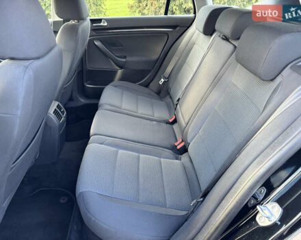 Черный Фольксваген Гольф, объемом двигателя 1.4 л и пробегом 200 тыс. км за 8600 $, фото 33 на Automoto.ua