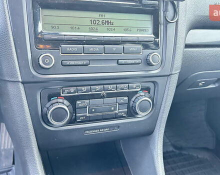 Черный Фольксваген Гольф, объемом двигателя 1.6 л и пробегом 247 тыс. км за 7800 $, фото 17 на Automoto.ua