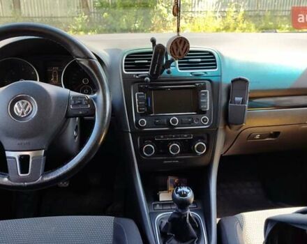 Черный Фольксваген Гольф, объемом двигателя 1.6 л и пробегом 300 тыс. км за 7200 $, фото 1 на Automoto.ua