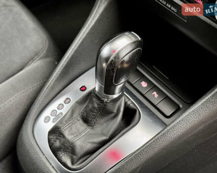 Чорний Фольксваген Гольф, об'ємом двигуна 2 л та пробігом 220 тис. км за 9699 $, фото 45 на Automoto.ua