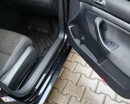 Черный Фольксваген Гольф, объемом двигателя 1.6 л и пробегом 276 тыс. км за 8200 $, фото 11 на Automoto.ua