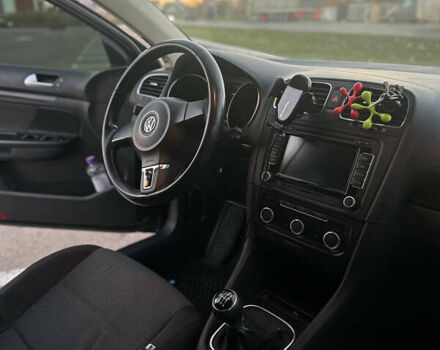 Черный Фольксваген Гольф, объемом двигателя 2 л и пробегом 240 тыс. км за 8600 $, фото 18 на Automoto.ua